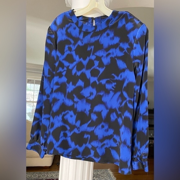 TanFjay women’s Royal blue and black long sleeve button cuffed blouse size 12 - Picture 2 of 6